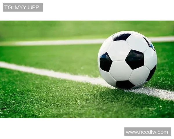 探索足球的秘密:揭开12块黑皮的神秘面纱与设计奥秘 探索足球的秘密:揭开12块黑皮的神秘面纱与设计奥秘